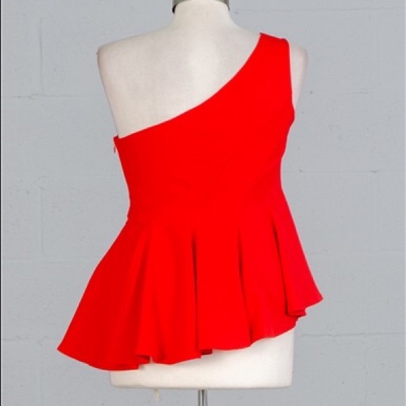 CLEARANCE! Beautiful top - Picture 2 of 4